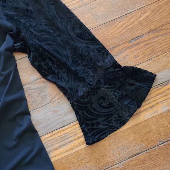 Black burnout velvet accent top NWT Sheer neck and sleeves, 2X NY Collection - Picture 5 of 13